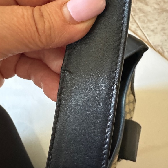 Authentic Gucci Canvas Sherry Line Shoulder Bag. - Picture 9 of 17